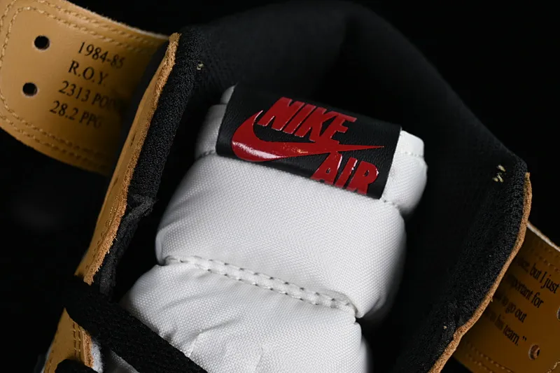 All categories Air Jordan Jordan series basketball shoes Air Jordan 1 High LJR version Air Jordan 1 Rookie Of the Year AJ1 Joe 1 black brown toe 555088-700